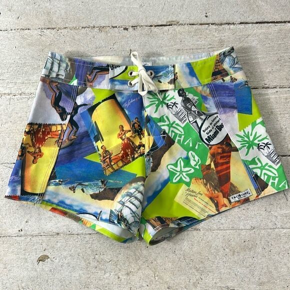 Vintage T&C Surf Hawaiian Made Photographic Print Board Short - Picture 1 of 9